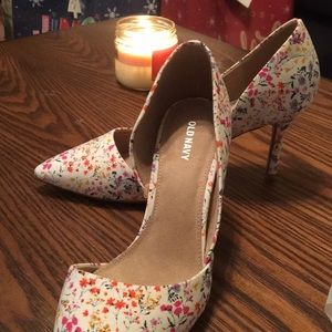 Old navy size 9 floral heels